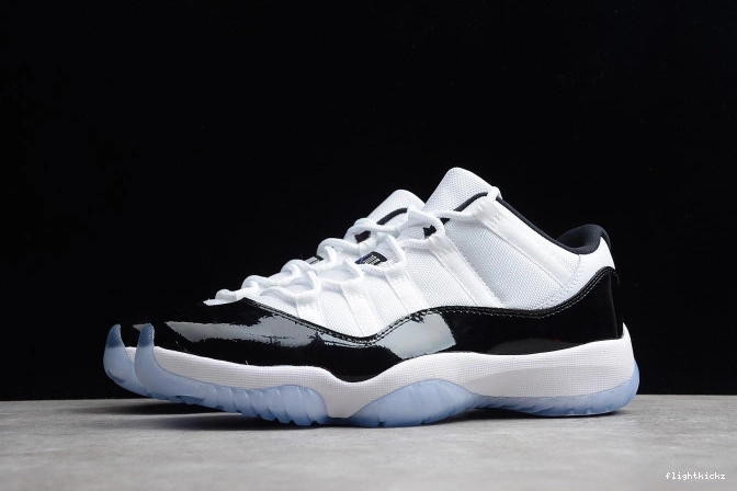 Air mens 11 Low Retro Black 